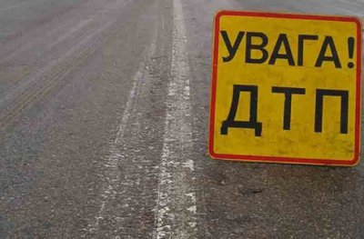 Под Киевом легковой автомобиль столкнулся с маршруткой. Пострадали пенсионерки